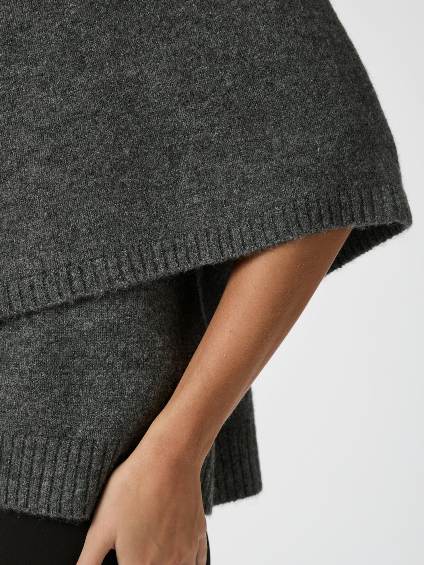 Neo Noir Josei Double Knit Cape