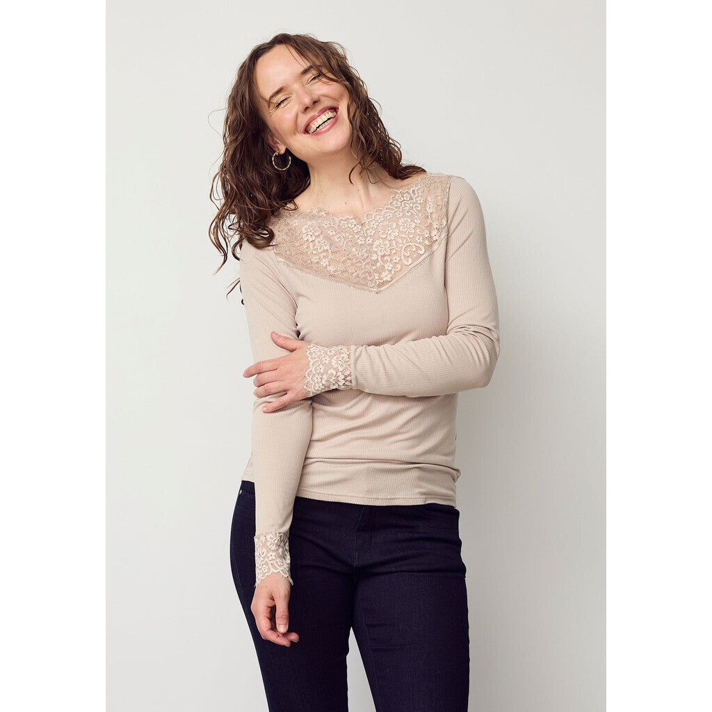 I SAY DEE LACE BLOUSE SAND
